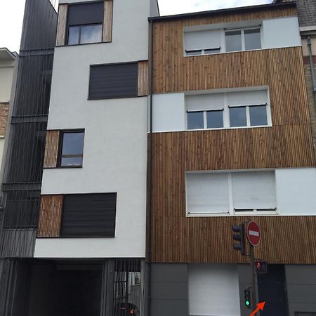 Appartement Au Pied De La Cathedrale Reims Exterior photo