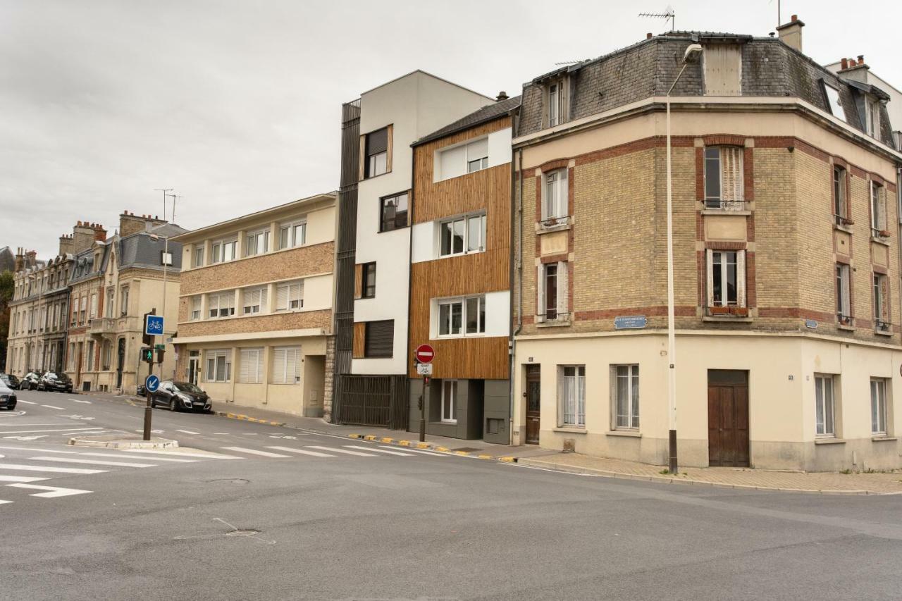 Appartement Au Pied De La Cathedrale Reims Exterior photo